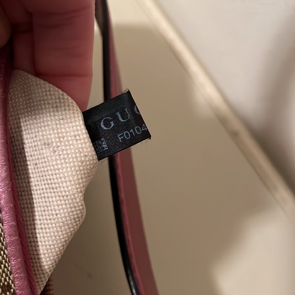 Gucci Metallic Pink Monogram Pochette - Picture 12 of 16